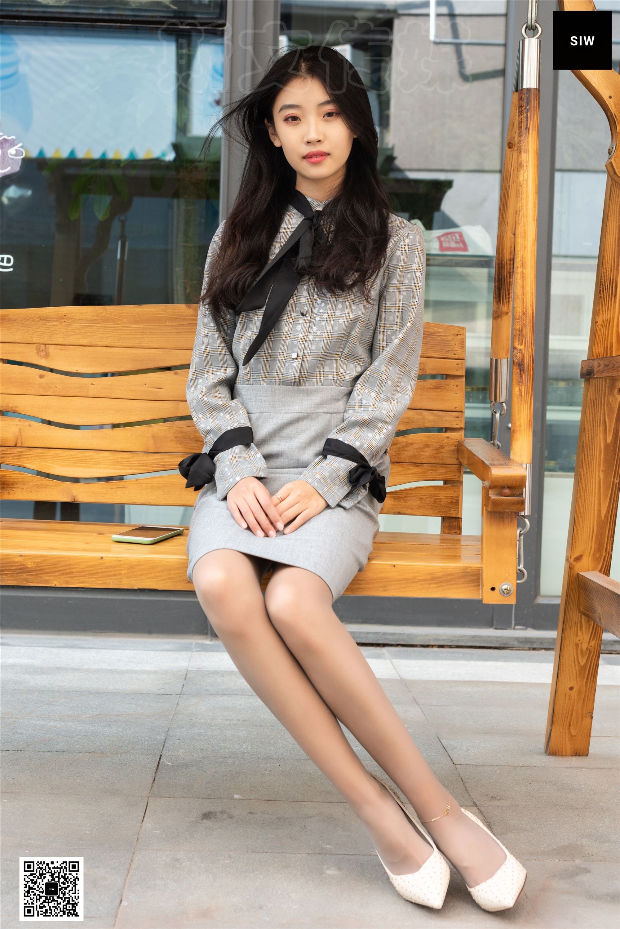 SIW斯文传媒 065 黑丝飘带灰格子优雅淑女连衣裙 - 蓉儿